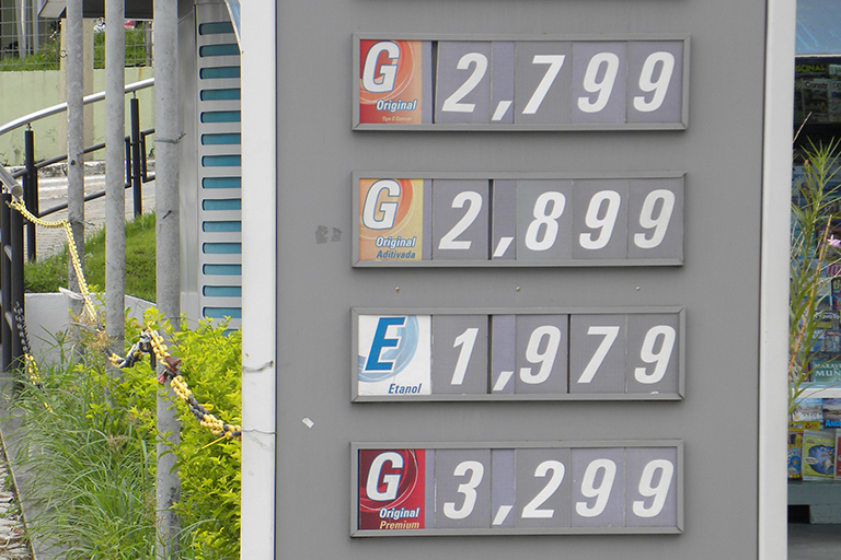 Gas prices, unknown language.